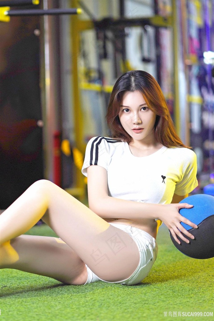 美女黄斤免费